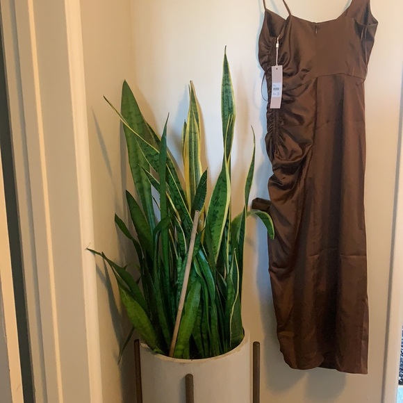 LAST 1 NWT Keepsake the Label Chocolate Midi Dress - Picture 2 of 6